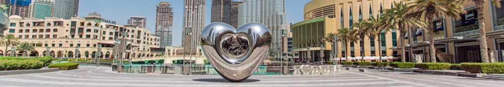 A View of the Burj Khalifa and Dubai
mall قلب الحب الذي يغمي دبي مول 
