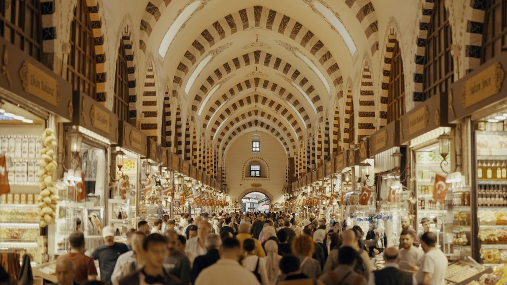 🧿 Grand Bazaar (Kapalıçarşı) – Istanbul