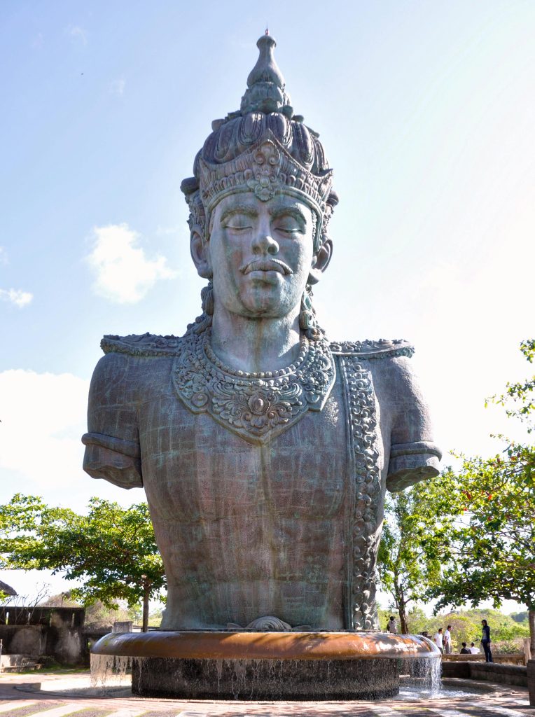 تعتبر عشاء على البحر سمينياك خيارًا مثاليًا لاستمتاعك بأمسية جميلة.