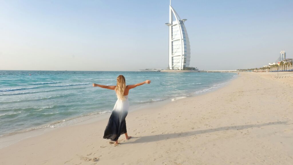 كل ما تحتاجه لزيارة لا مير: الخريطة، المطاعم، والسهرات المسائية
