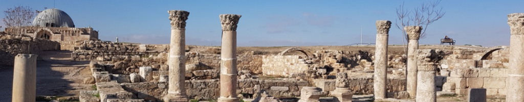 إطلالة بانورامية من قلعة عمّان على وسط البلد والتلال