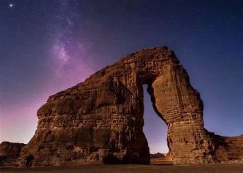 مراقبة النجوم في العلا 2025 | تجربة السماء الصافية، رحلات الصحراء، والعشاء تحت النجوم | Tripmoo