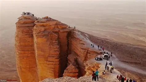 حافة العالم الرياض