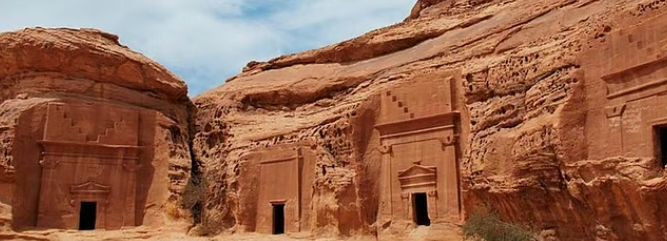 جولة الحِجر (مدائن صالح) من العلا — كيف تحجز أفضل جولة في أهم موقع أثري في السعودية