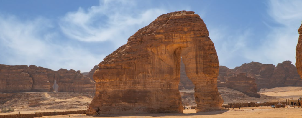 صخرة الفيل العلا